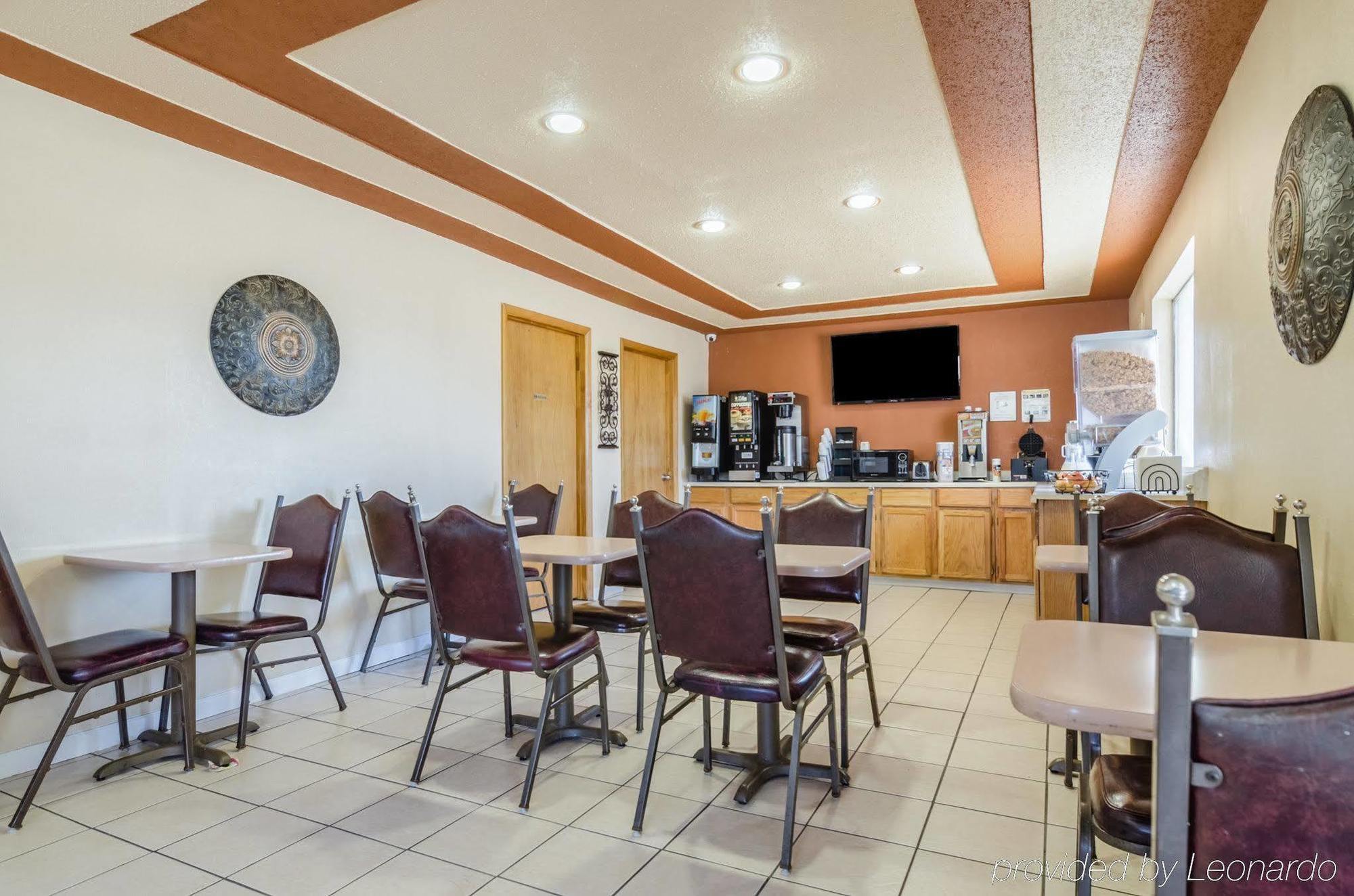 Rodeway Inn Concordia Bagian luar foto
