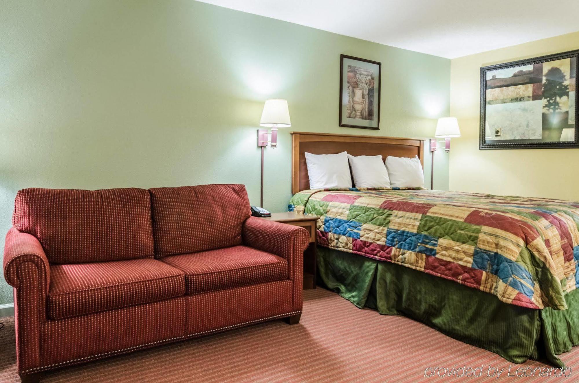 Rodeway Inn Concordia Bagian luar foto