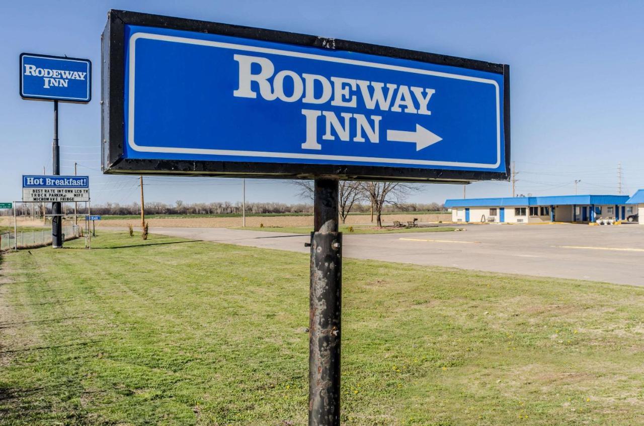 Rodeway Inn Concordia Bagian luar foto